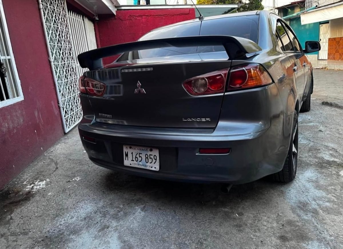 Mitsubishi Lancer año 2009 - foto 3