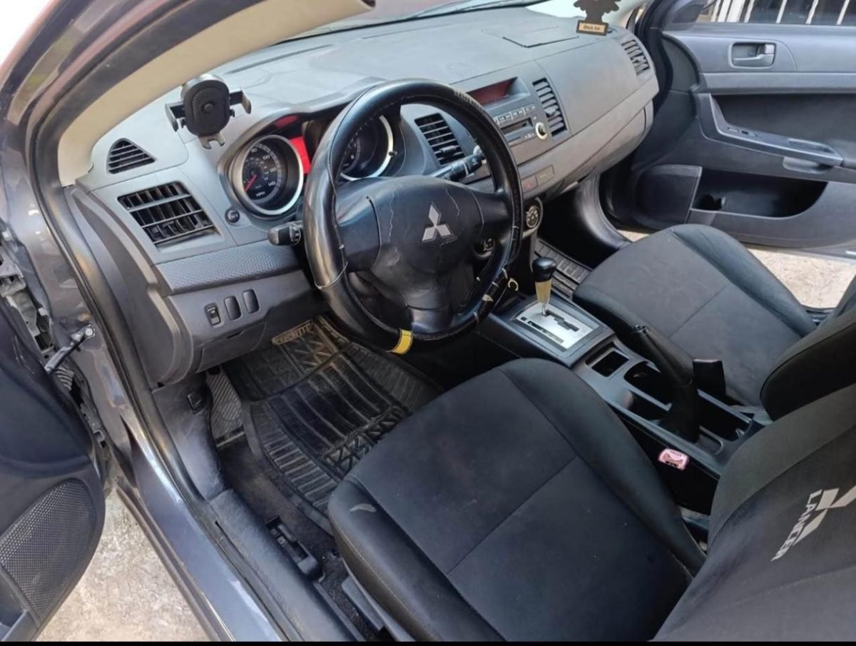 Mitsubishi Lancer año 2009 - foto 6