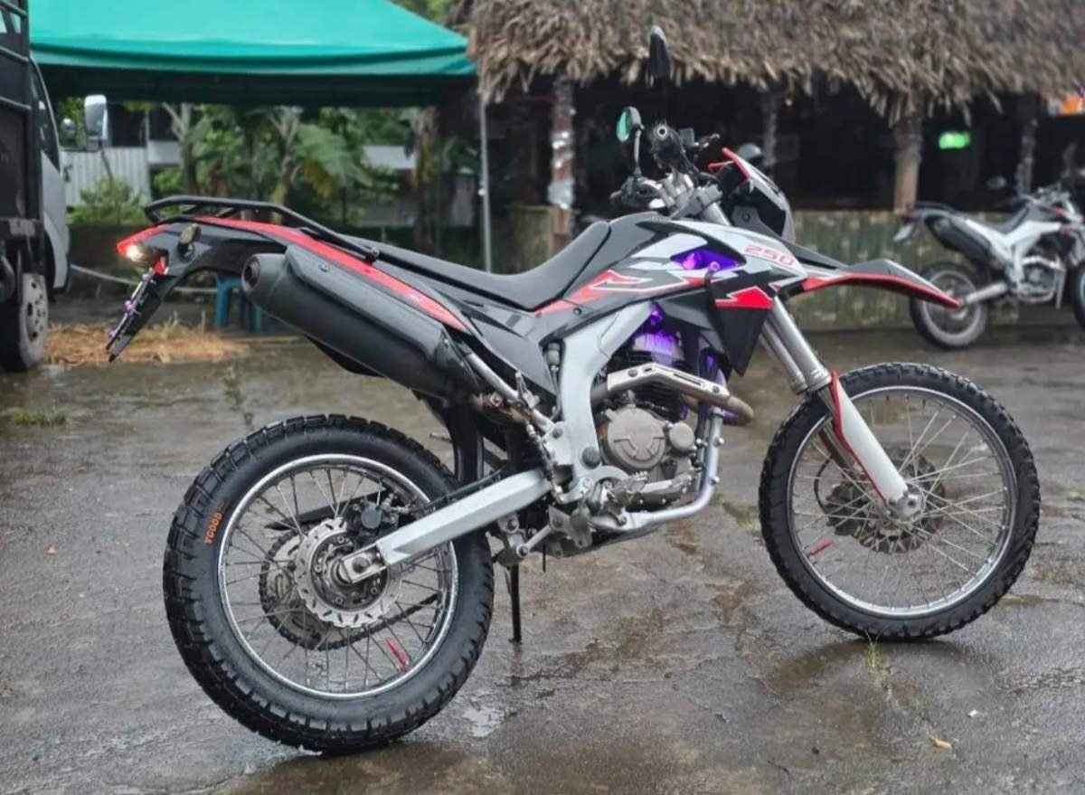 GENESIS SX3 4V 250 AÑO 2026 - foto 4