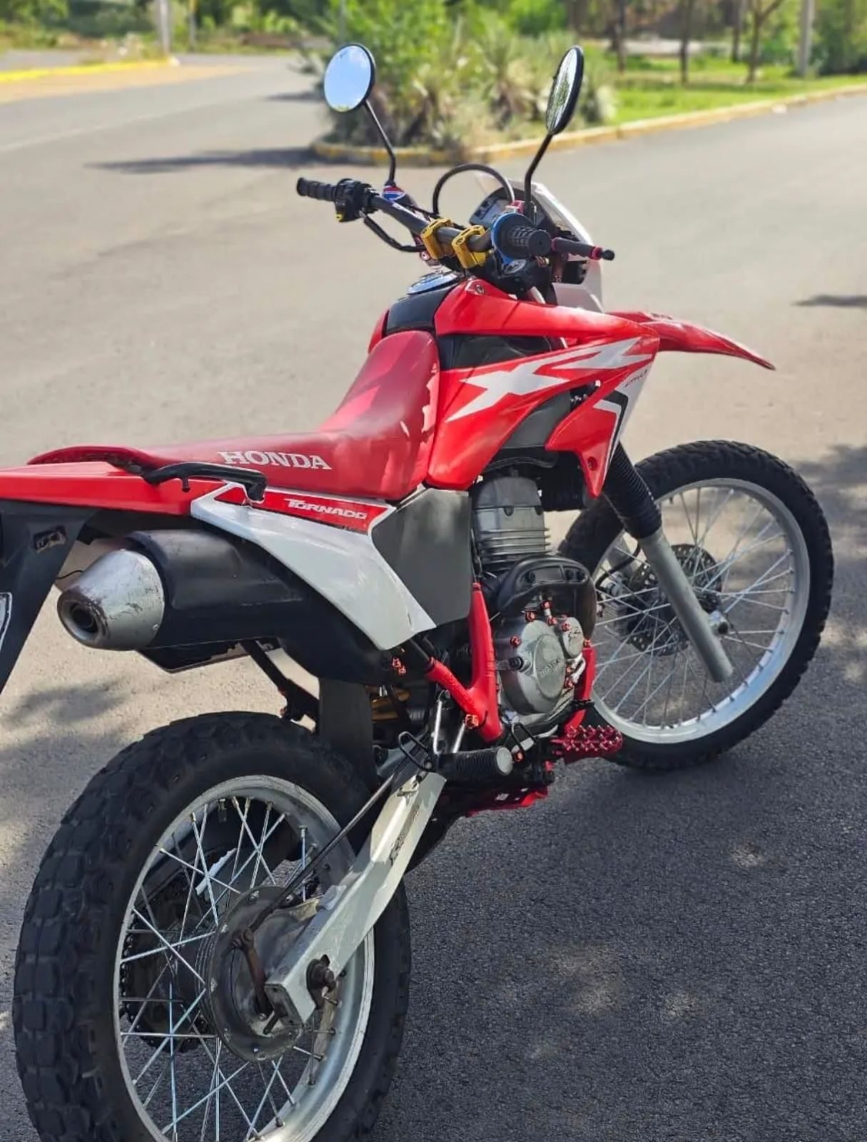 Honda  Tornado XR250 2022 - foto 4