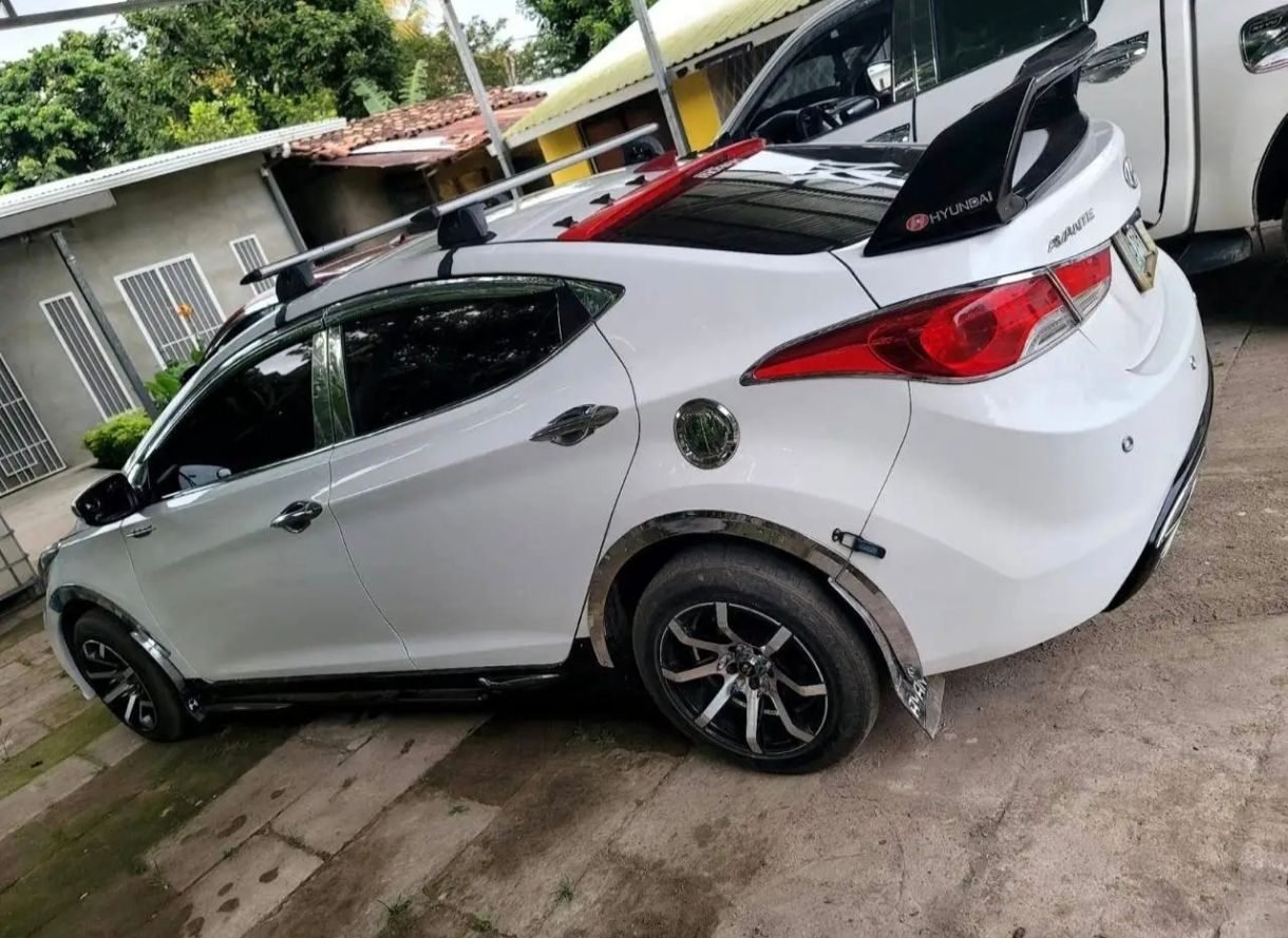 Hyundai Avante 2012 - foto 3