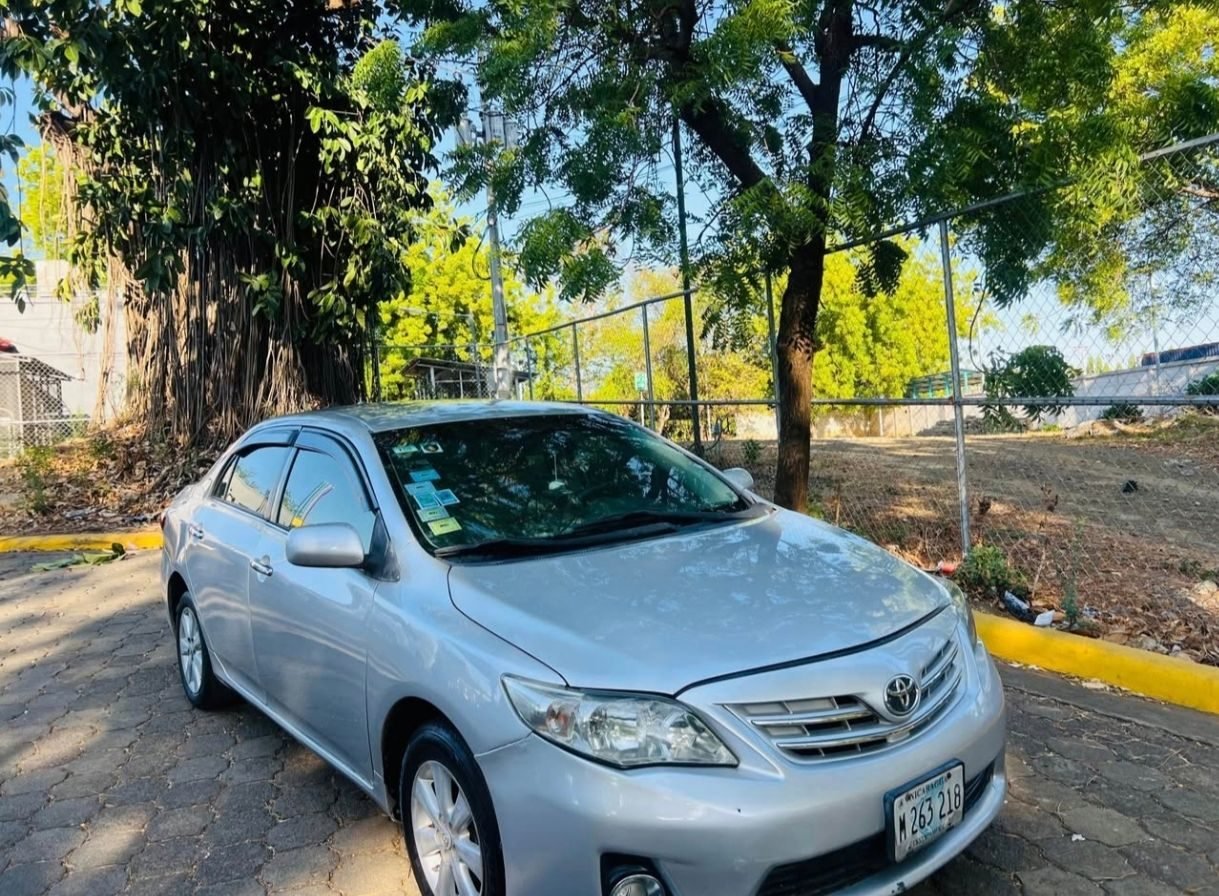 Toyota Corolla 2013 - foto 2