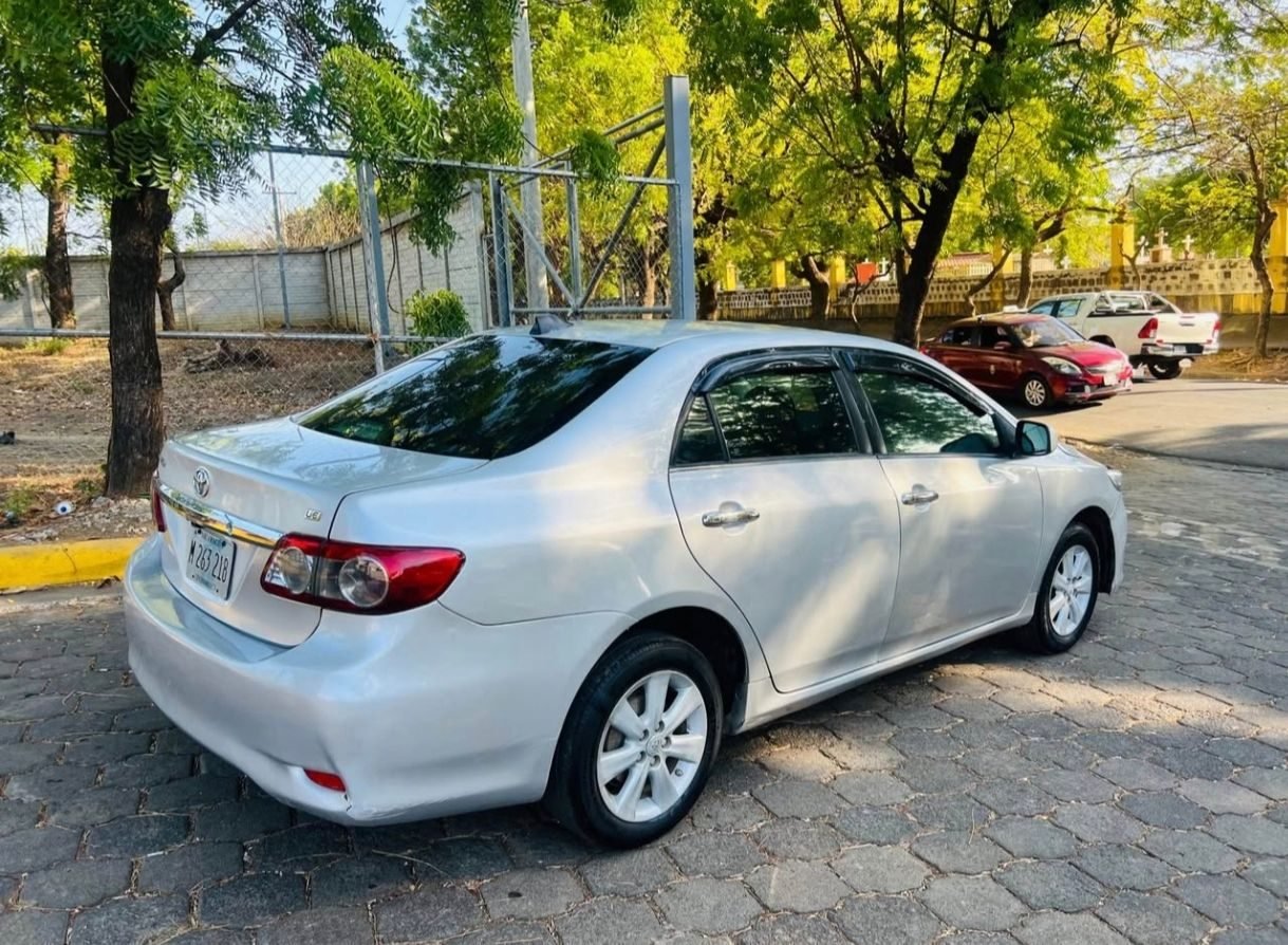Toyota Corolla 2013 - foto 3