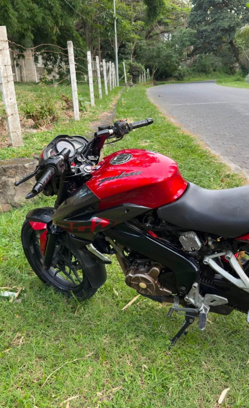 Pulsar NS 200 - foto 2