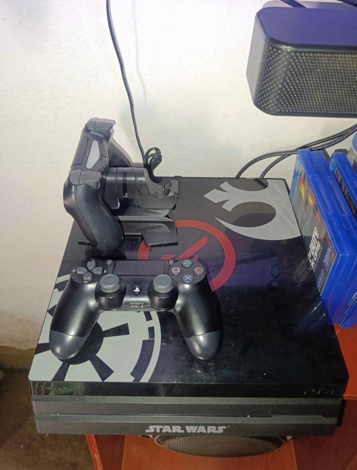 PlayStation 4 en buen estado - foto 3
