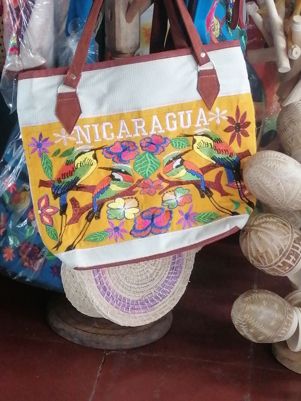 bolso tote artesanal nuevo en buen precio