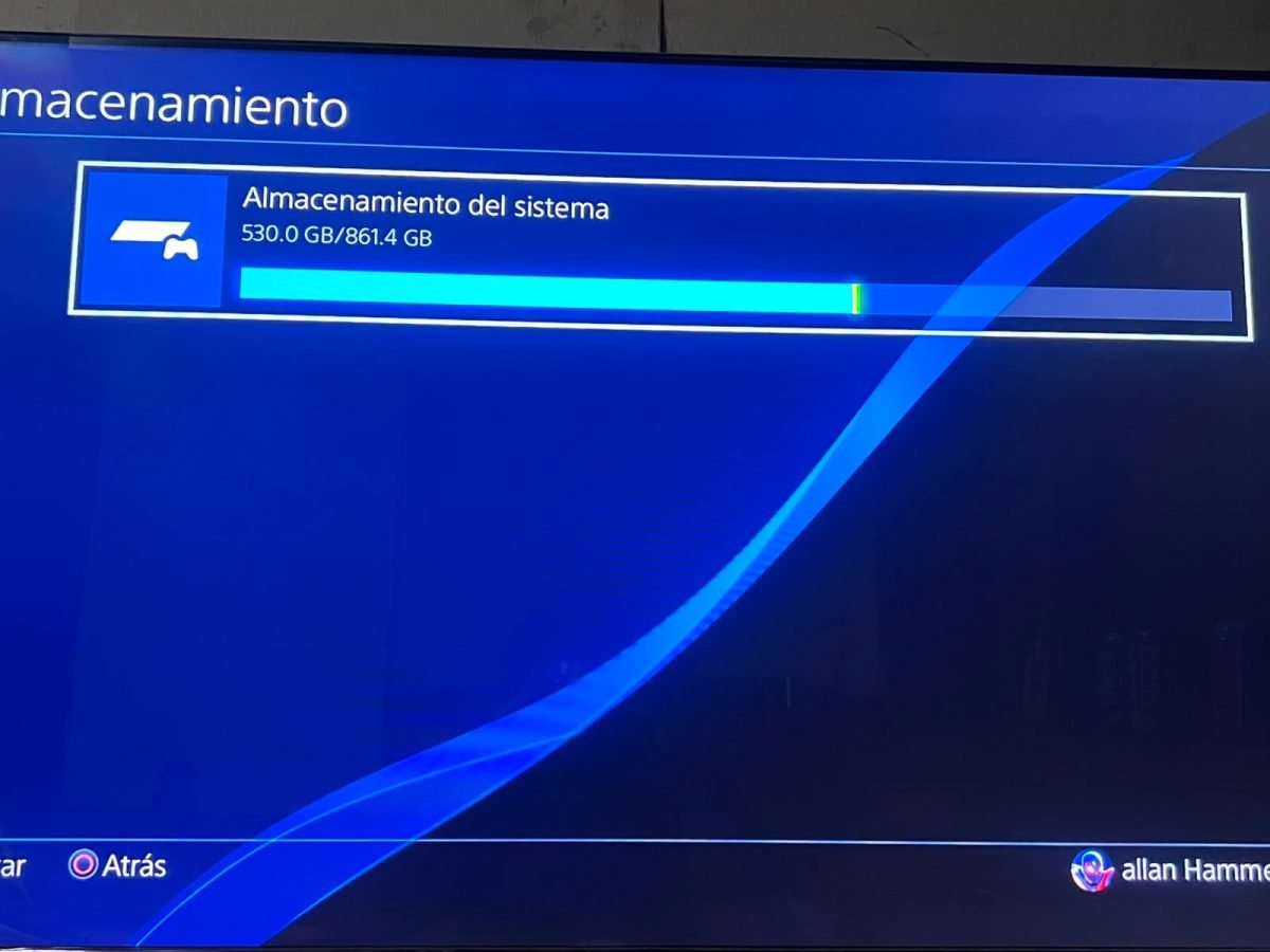PlayStation 4 fat, Está a buen estado la consola pero esos son los detalles negociable gente seria escribir al WhatsApp