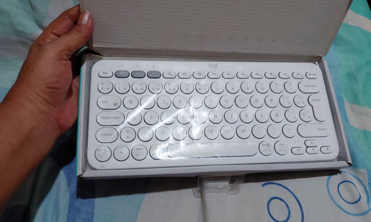Teclado Bluetooth Logitech K380 (Como Nuevo + Caja y Pilas Nuevas) - foto 5