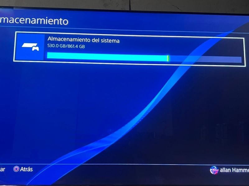 PlayStation 4 fat, Está a buen estado la consola pero esos son los detalles negociable gente seria escribir al WhatsApp